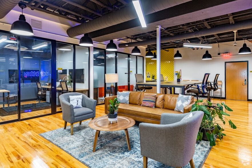 More Photos Of 100 E Pine St, Orlando Coworking Space