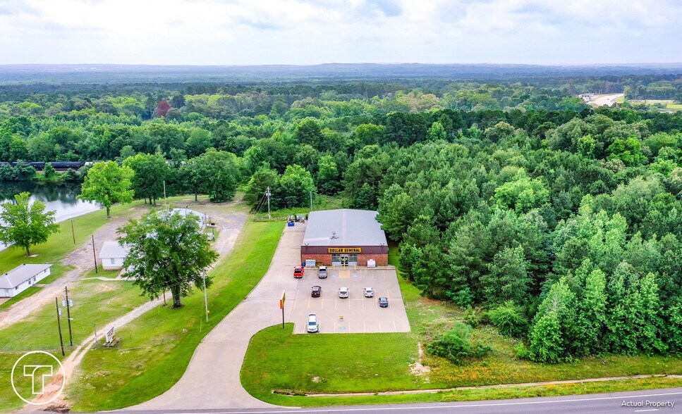 More Photos Of 611 W Broadway St, Big Sandy Freestanding For Sale