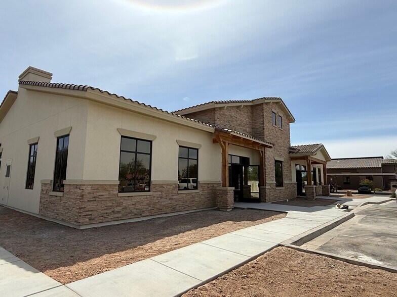 More Photos Of 41724 W Smith Enke Rd, Maricopa Medical For Lease
