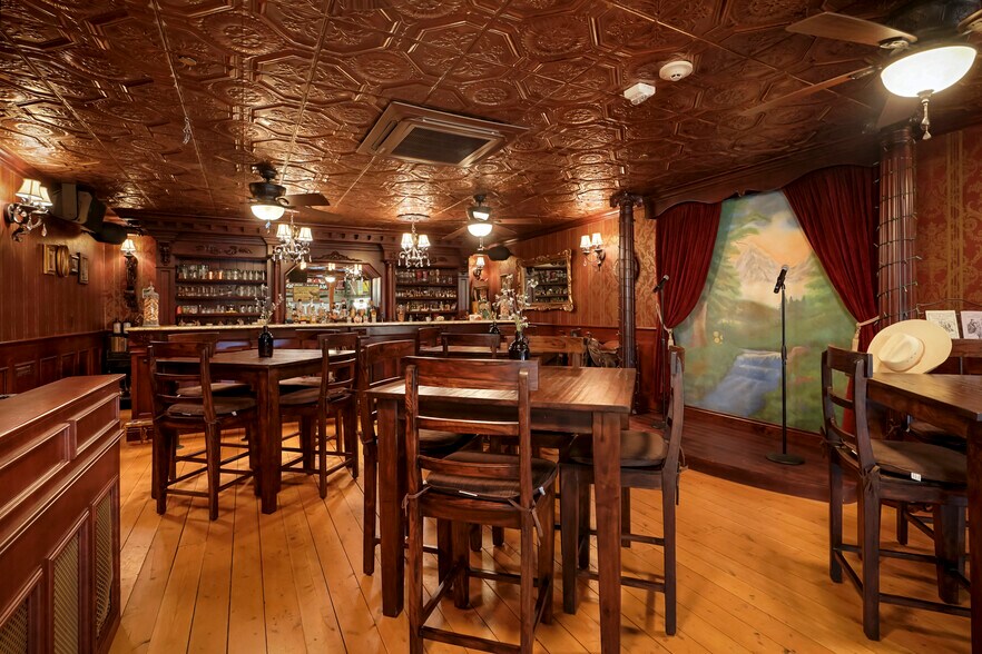 More Photos Of 9181 Commerce Center Cir, Highlands Ranch Self Storage For Sale