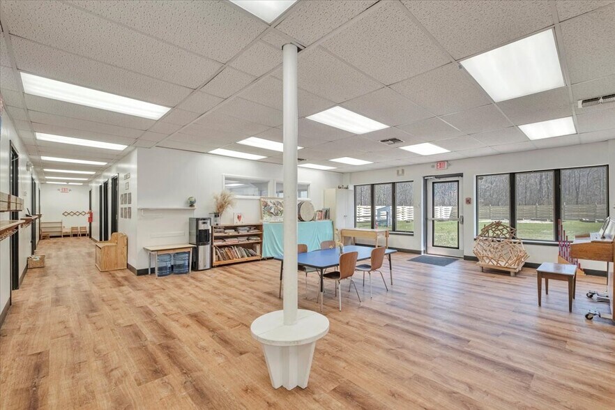 More Photos Of 4 Glenna Dr, Carmel Specialty For Sale