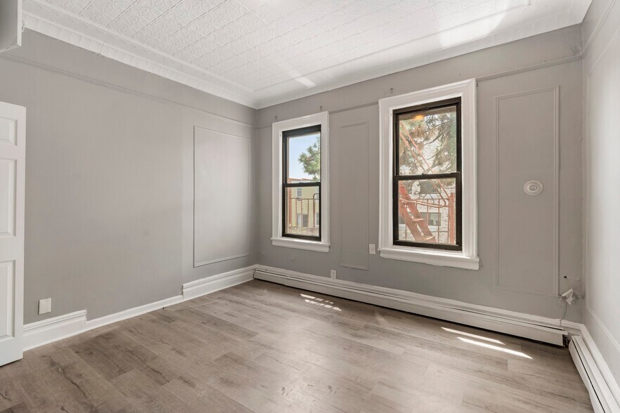 More Photos Of 1711 Zerega Ave, Bronx Storefront Retail Residential For Sale