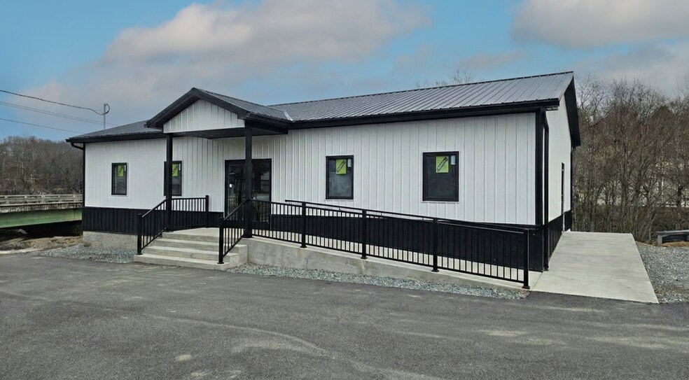 Primary Photo Of 6433, Barboursville Freestanding For Lease
