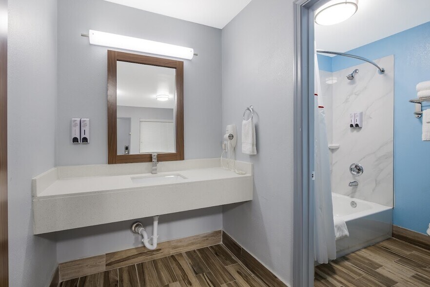 More Photos Of 4407 27th St, Orange Hotel For Sale