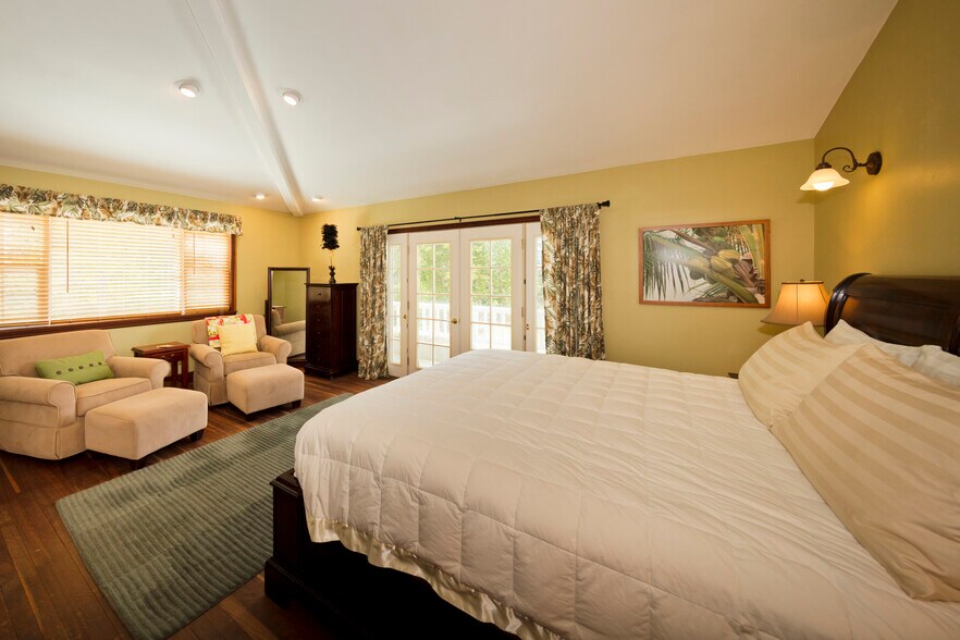 More Photos Of 94-2152 S Point Rd, Naalehu Hotel For Sale