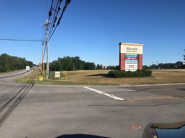 More Photos Of 515 Sampson Dr, Macedon Unknown For Lease