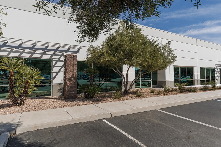 More Photos Of 6290 S Pecos Rd, Las Vegas Showroom For Lease