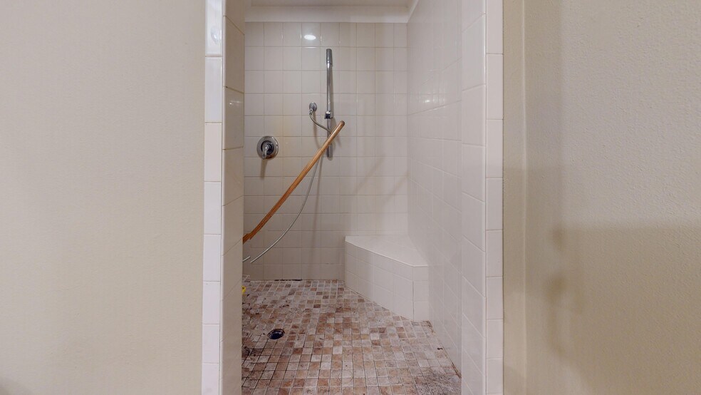 More Photos Of 516 S 1st Ave, Hillsboro Service For Lease