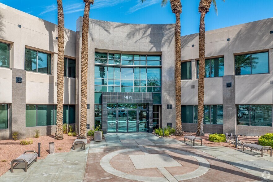 More Photos Of 901 N Green Valley Pky, Henderson Office For Lease