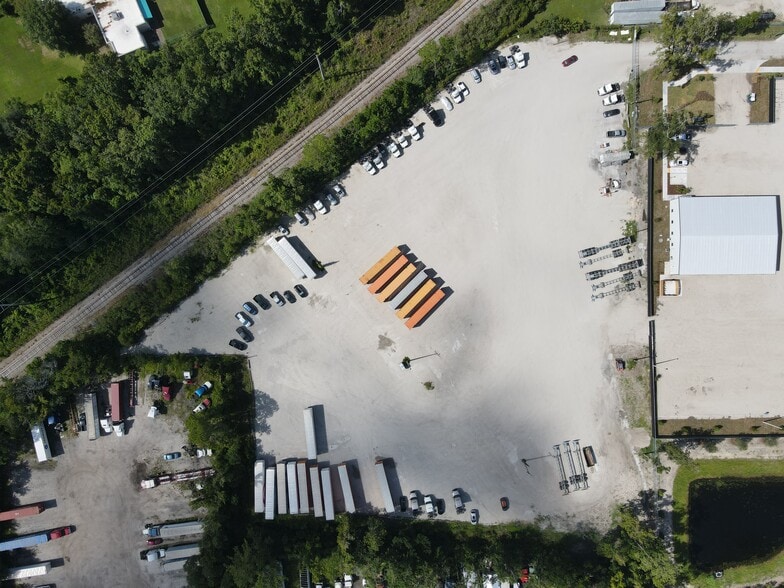 More Photos Of 3535 Rio Grande Ave, Jacksonville Warehouse For Lease