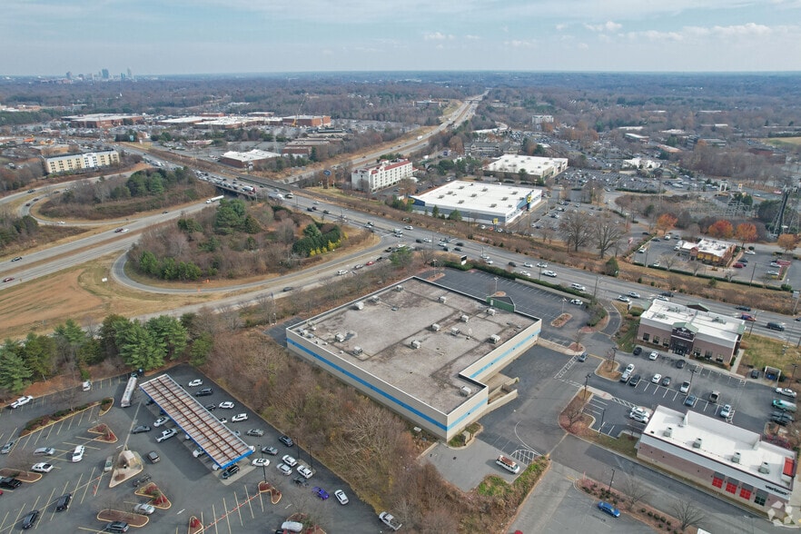 More Photos Of 1950 S Stratford Rd, Winston-Salem Freestanding For Lease