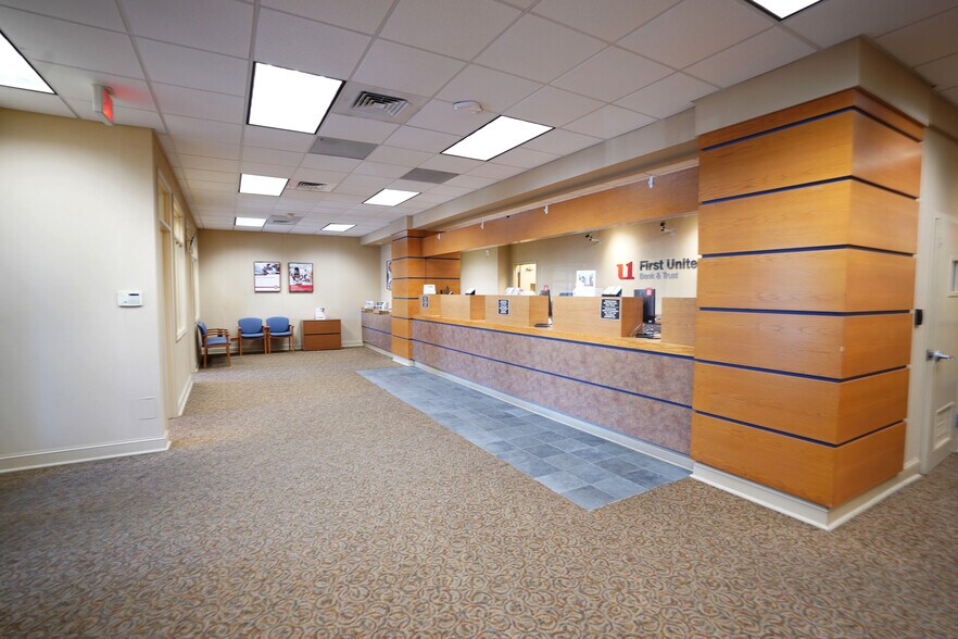 More Photos Of 102 Baughmans Ln, Frederick General Retail For Sale