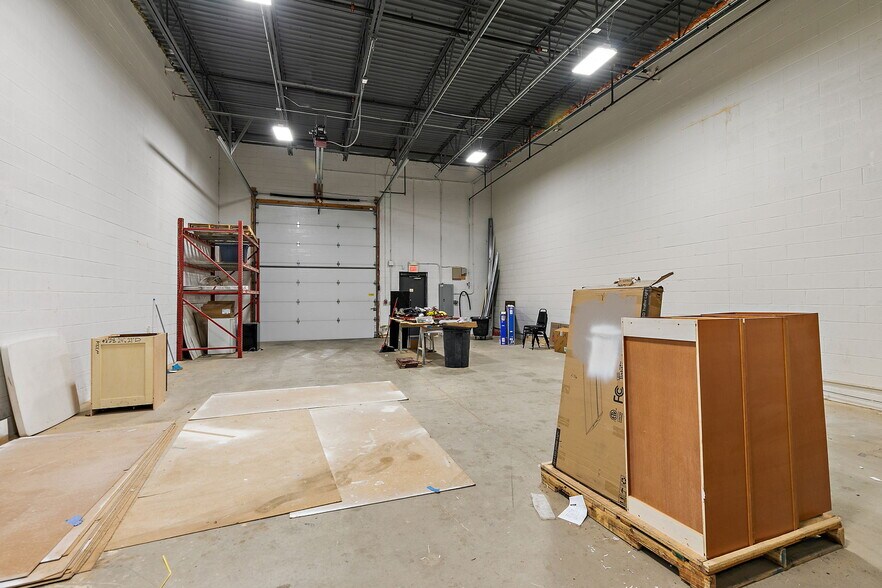 More Photos Of 129 Commercial Dr, Yorkville General Retail For Lease