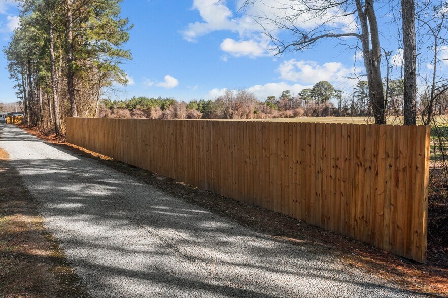More Photos Of 9572 Hwy 41 W, Pink Hill Land For Sale