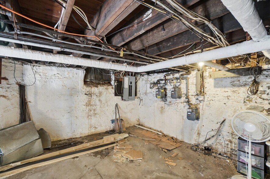 More Photos Of 2337 Victory Pky, Cincinnati Office Residential For Sale