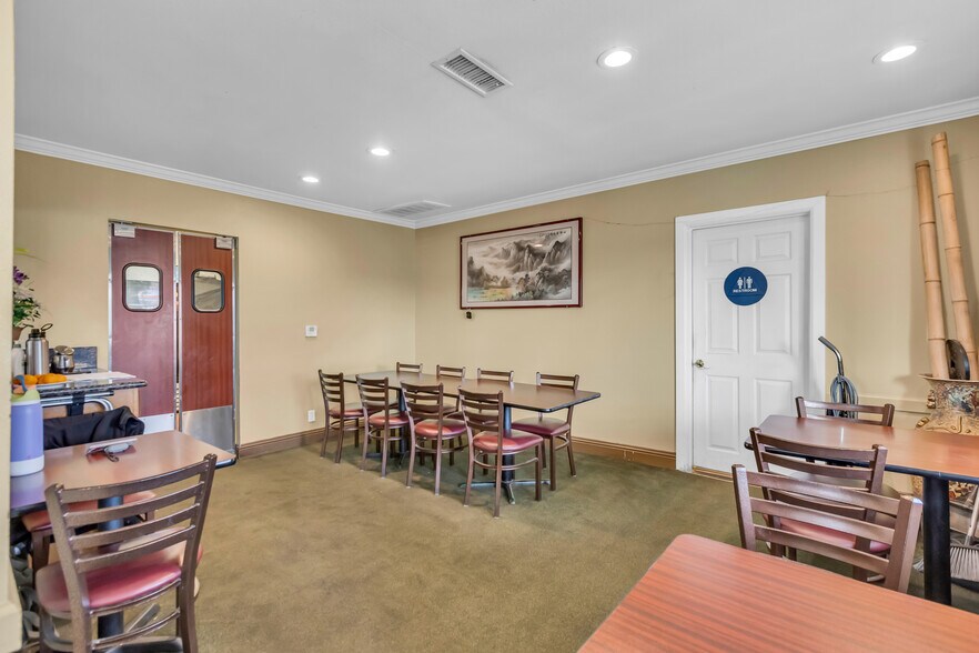 More Photos Of 9010 Grant Line Rd, Elk Grove Bar For Sale