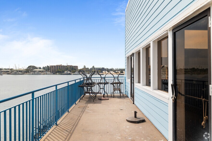 More Photos Of 15 Embarcadero W, Oakland General Retail For Sale