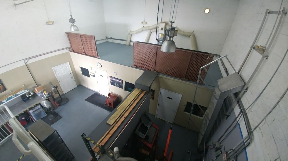 More Photos Of 5900 NW 99th Ave, Miami Light Distribution For Lease