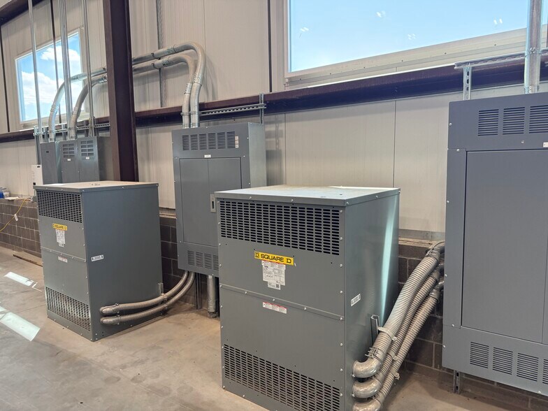 More Photos Of 4158 Links Dr, West Valley City Industrial For Lease
