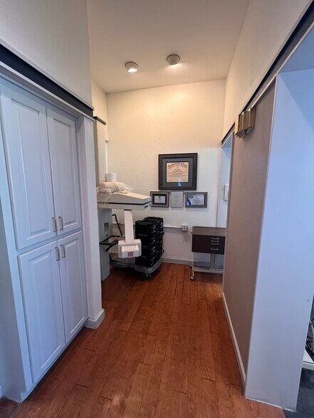 More Photos Of 189 Historic Town Sq, Lancaster Medical For Sale