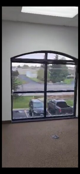 More Photos Of 3544 E 17th St, Ammon General Retail For Lease