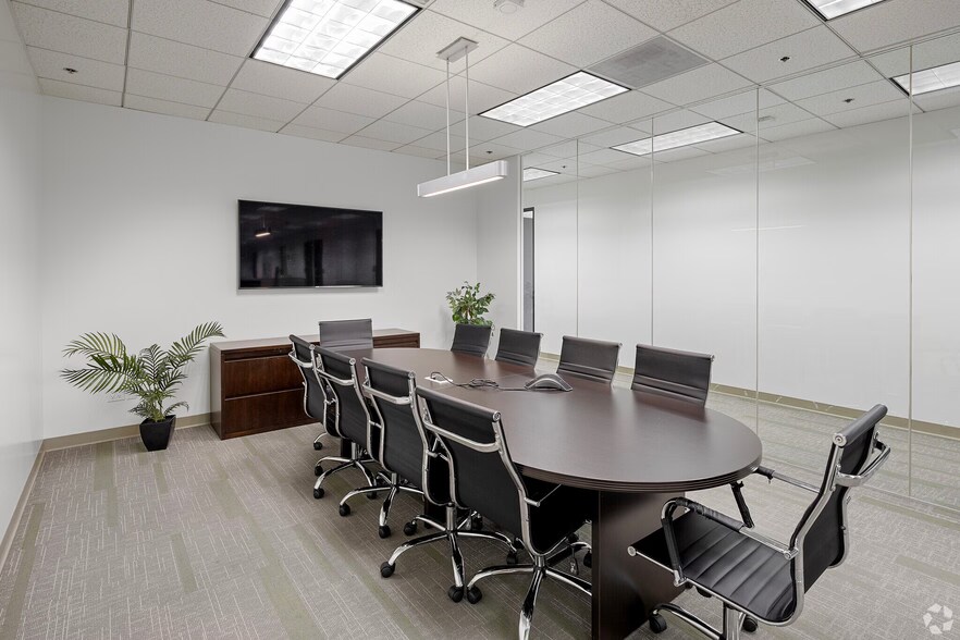 More Photos Of 835 Wilshire Blvd, Los Angeles Loft Creative Space For Lease
