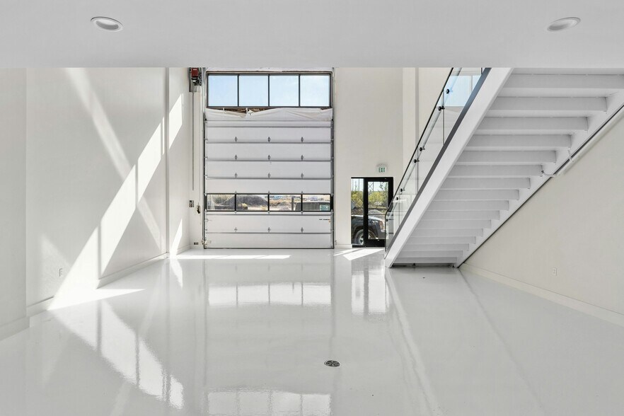 More Photos Of 8001 Circuit of the Americas Blvd, Del Valle Showroom For Sale