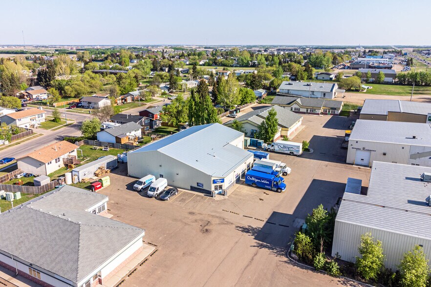 More Photos Of 2711 50 Av, Lloydminster Industrial For Sale