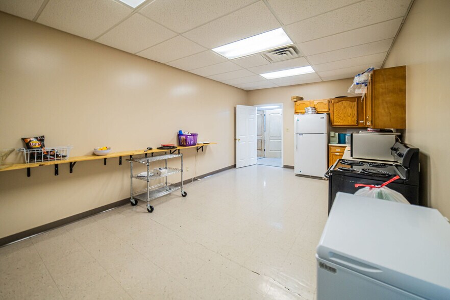 More Photos Of 3530 Park Plaza Rd, Paducah Warehouse For Sale