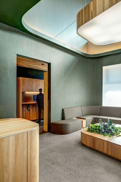 More Photos Of 17449 SW Boones Ferry Rd, Lake Oswego Medical For Sale