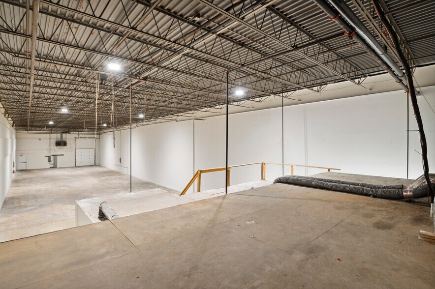 More Photos Of 201 Ruthar Dr, Newark Distribution For Lease