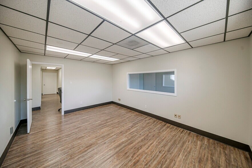 More Photos Of 1410 Rankin Hwy, Midland Office For Sale