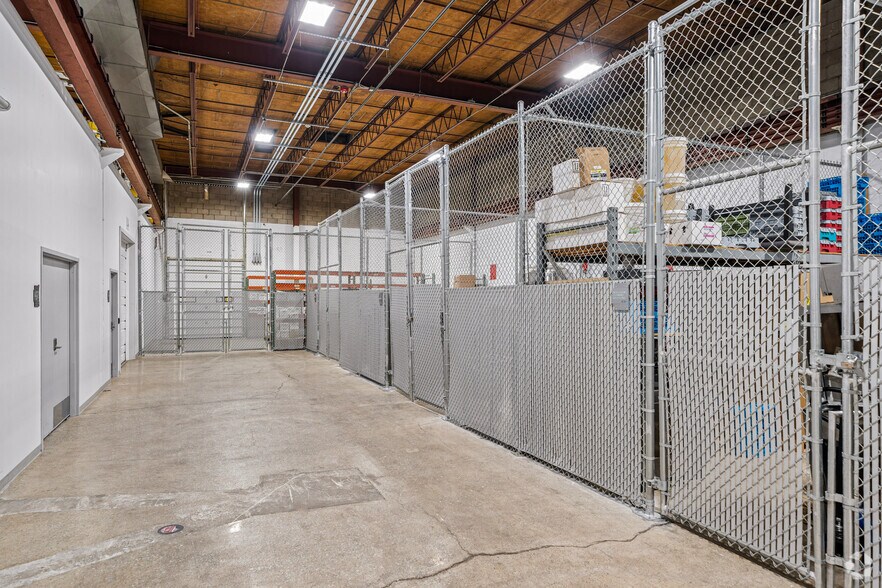 More Photos Of 1657 N Kostner Ave, Chicago Warehouse For Lease