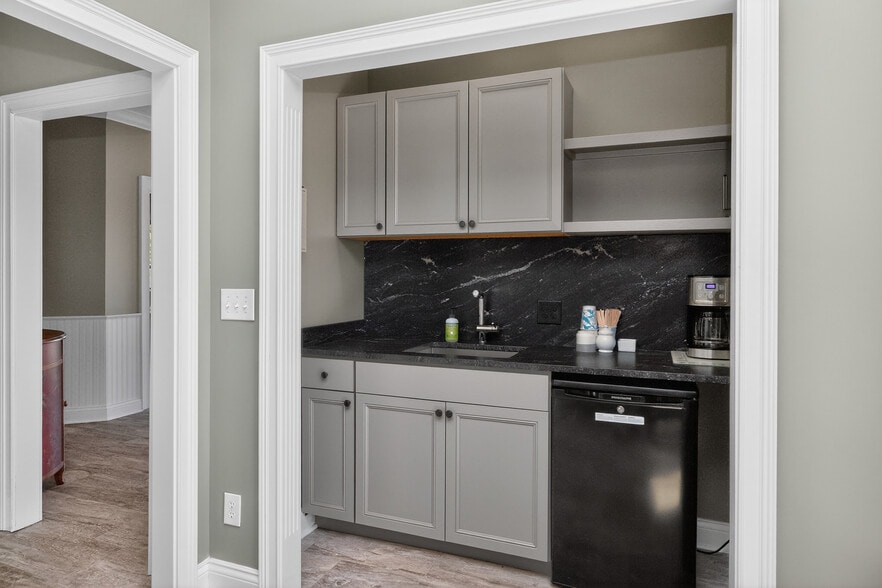 More Photos Of 446 Roy Arnold Blvd, Danville Industrial For Sale