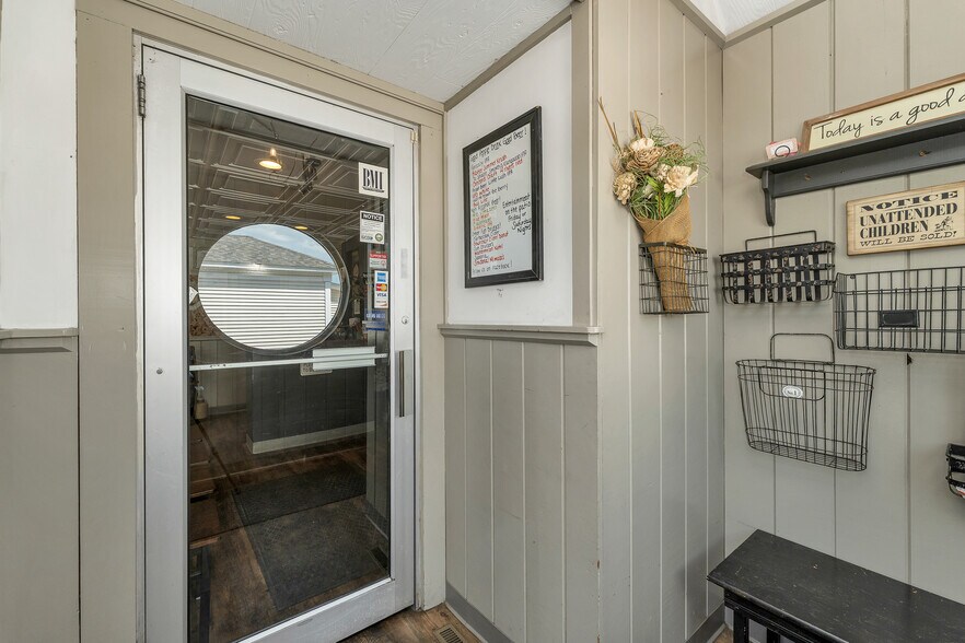 More Photos Of 40 Main St, Goffstown Restaurant For Sale