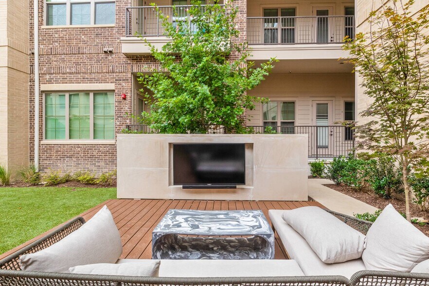 More Photos Of 4150 Belt Line Rd, Addison Apartments For Lease