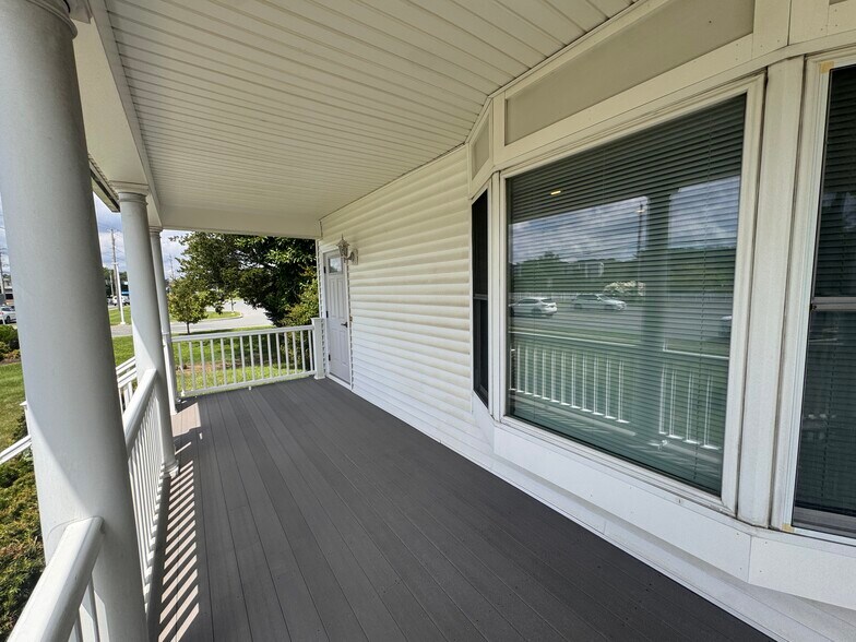 More Photos Of 1147 Troy Schenectady Rd, Latham Office For Sale