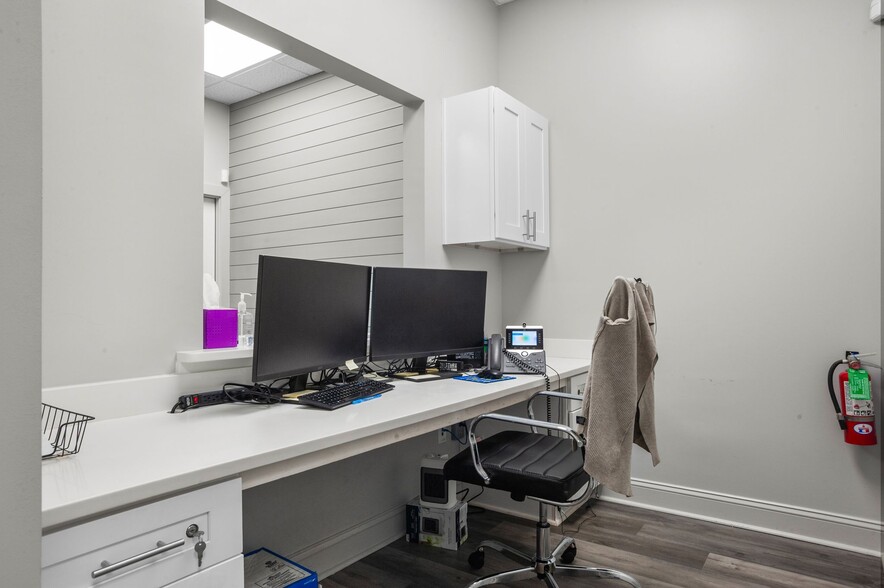 More Photos Of 1544 Fording Island Rd, Hilton Head Island Medical For Sale