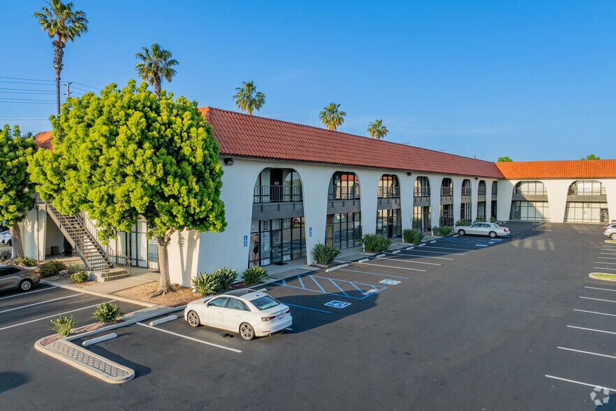 More Photos Of 438 E Katella Ave, Orange Office For Lease