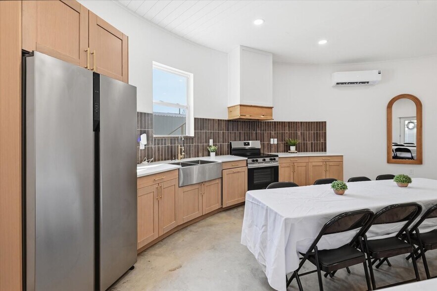 More Photos Of 131 3rd St, Underwood Specialty For Sale