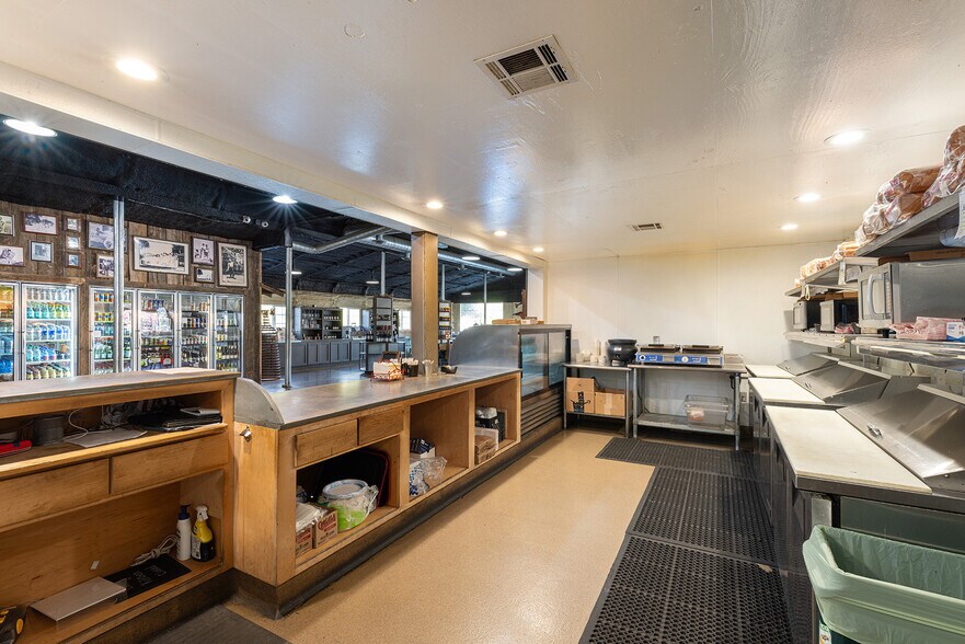 More Photos Of 3106 Golden Gate Dr, Napa Flex For Sale