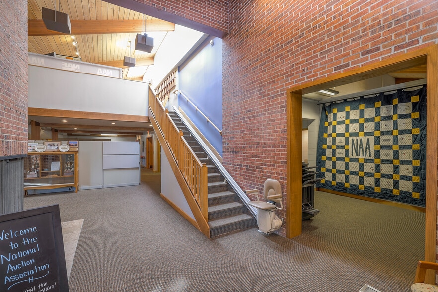 More Photos Of 8880 Ballentine St, Overland Park Office For Sale