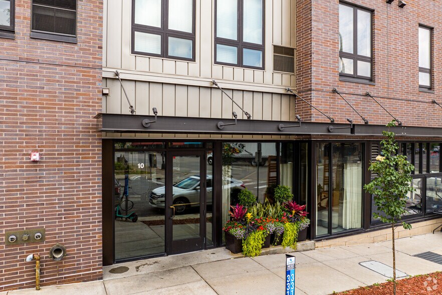 More Photos Of 10 2nd St SE, Minneapolis Apartments For Lease