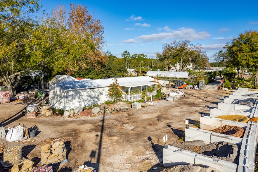 More Photos Of 2027 Gunn Hwy, Odessa Light Distribution For Lease