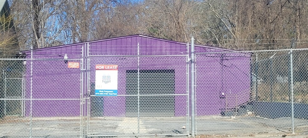 More Photos Of 2061 Joseph E Boone Blvd NW, Atlanta Freestanding For Lease