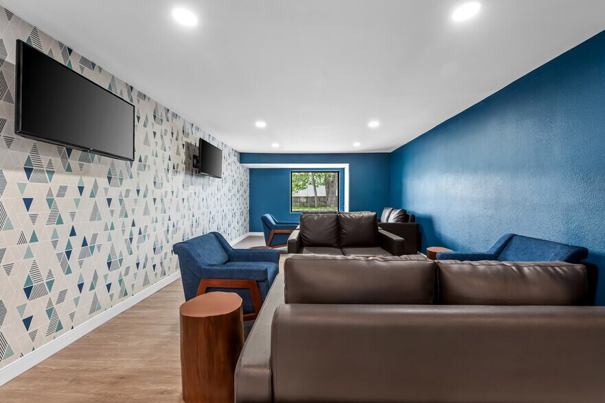 More Photos Of 6255 Quarter Horse Dr, Columbus Hotel For Sale