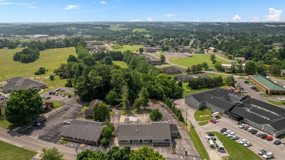 More Photos Of 1004 Glenview Dr, Glasgow Medical For Sale