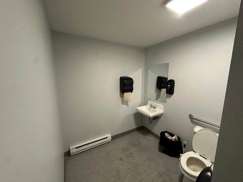 More Photos Of 6915 Urbana Rd, Springfield Warehouse For Lease