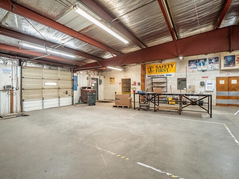 More Photos Of 1 W Choctaw Ave, Mcalester Flex For Sale