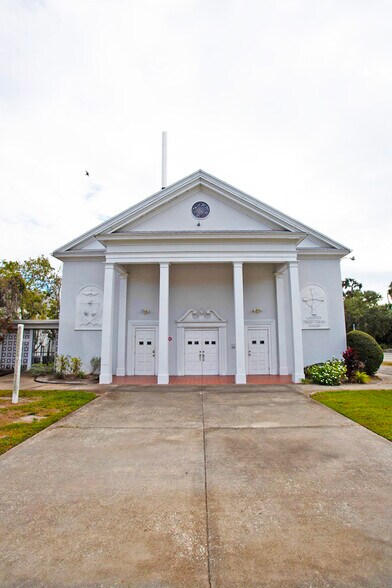 Primary Photo Of 1310 22nd Ave S, Saint Petersburg Religious Facility For Sale